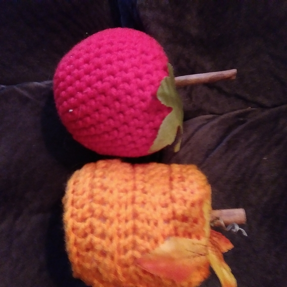 Crocheted pumpkins and apples bundle of 9 - Picture 2 of 3